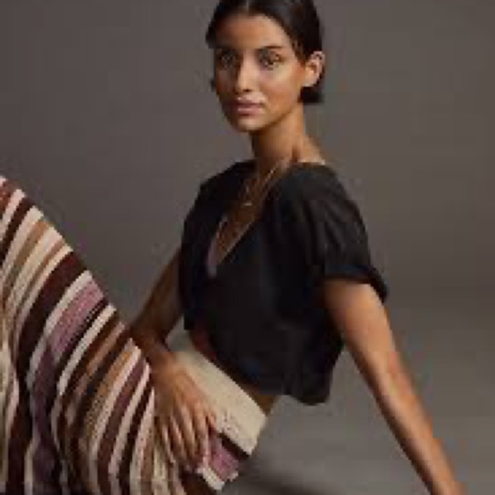 THE DAILY PRACTICE BLACK TWIST TOP MODEL LAYLA! DRESS UP CASUAL OR WORKOUT TOP!📦 - Picture 3 of 6